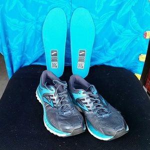 Brooks Glycerin 11 running shoes.  Size 7